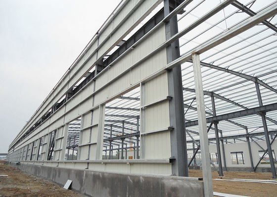 Prefabrik Endüstriyel Ticari Çelik Çerçeve Bina Rüzgar Geçirmez Sergi Salonu