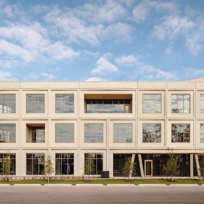 Prefabrik Ticari Çelik Yapı Ofis Binası Rüzgar Geçirmez Geniş Açıklıklı ISO9001