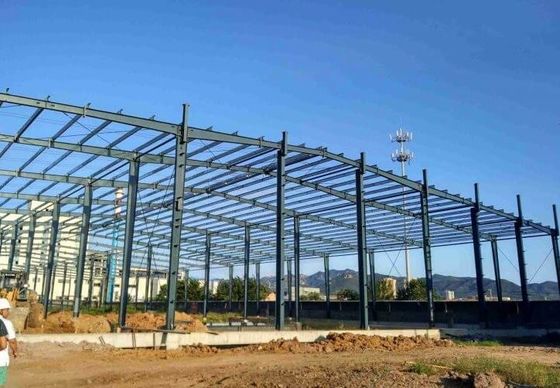 Hızlı ve Kolay Kurulum İçin Geniş Açıklıklı Çelik Yapı Deposu