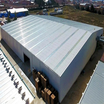 Yüksek yük kapasitesine sahip eğimli çatı için sıcak yuvarlanmış prefabrik çelik depo
