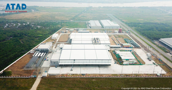 Vinç kirişli, geniş açıklıklı hafif çelik yapı işleme atölyesi