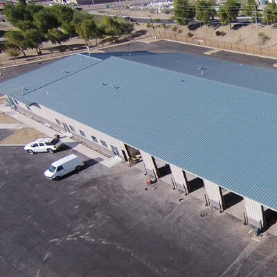 Eğimli çatılı çelik yapı üretim ve işleme atölyesi