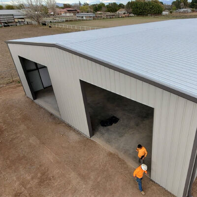 Eğimli çatılı çelik yapı üretim ve işleme atölyesi